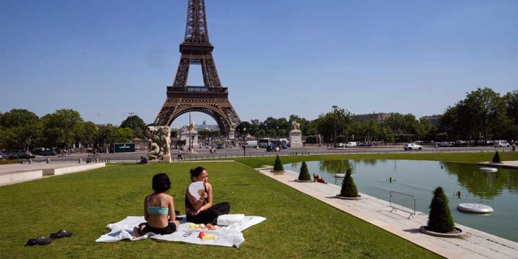 Europe Heatwave: 'हम पर लगे प्रतिबंध हटाइए, AC और Cooling Equipment हम देंगे', भीषण गर्मी के बीच ईरान का यूरोप को बड़ा ऑफर
