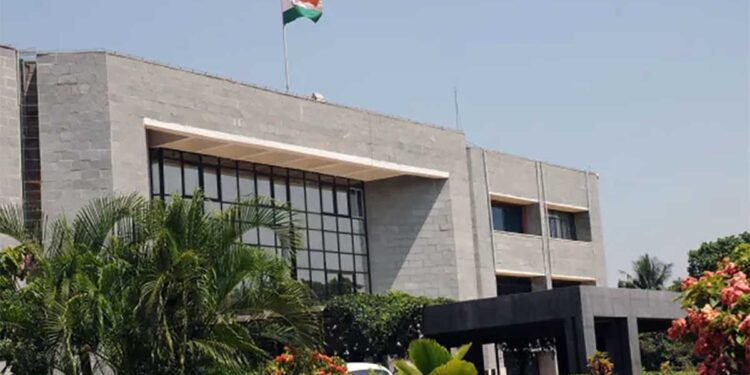 ISRO Bomb Threat: बेंगलुरु मुख्यालय को बम से उड़ाने की धमकी, जांच के बाद पुलिस ने बताई सच्चाई
