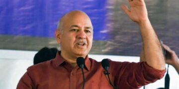 PM Modi के Video पर Manish Sisodia का तंज, बोले- 'लाठी से Friends तक पहुंचे, अब GenZ नहीं मानने वाला'