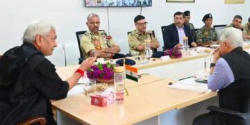 Amarnath Yatra 2026: पंजीकरण गड़बड़ी पर LG मनोज सिन्हा सख्त, बिना वैध परमिट यात्रा करने वालों को दी बड़ी चेतावनी