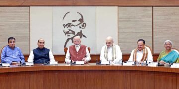 Parliament Monsoon Session 2026: PM मोदी ने बुलाई कैबिनेट बैठक, अमित शाह के इस्तीफे की मांग पर संसद में विपक्ष का हंगामा