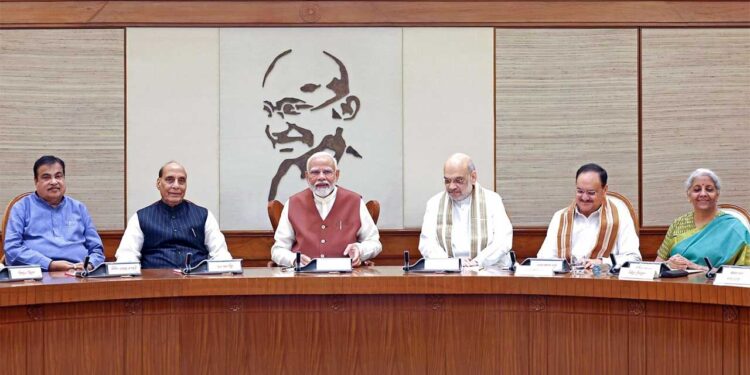 Parliament Monsoon Session 2026: PM मोदी ने बुलाई कैबिनेट बैठक, अमित शाह के इस्तीफे की मांग पर संसद में विपक्ष का हंगामा