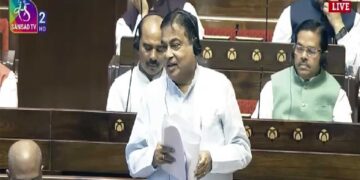 E20 Petrol पर नितिन गडकरी का बड़ा बयान! किन गाड़ियों में बदलने होंगे पार्ट्स, माइलेज और इंजन पर भी सरकार ने दी सफाई