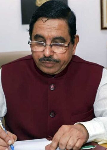 Education Ministry Update: धर्मेंद्र प्रधान का इस्तीफा मंजूर, अब प्रह्लाद जोशी संभालेंगे शिक्षा मंत्रालय की जिम्मेदारी