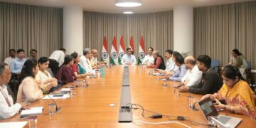 प्रह्लाद जोशी बने नए Education Minister, पीएम मोदी ने सौंपी बड़ी जिम्मेदारी, संभाला शिक्षा मंत्रालय का अतिरिक्त प्रभार