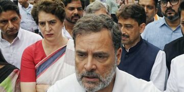 NEET Controversy: राहुल गांधी के Protest के बाद सरकार का बड़ा बयान, 13 गिरफ्तार, संसद में चर्चा को तैयार केंद्र