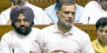 Anti Paper Leak Bill पर Rahul Gandhi का पहला Reaction, बोले- "मेरा माइक बंद कर सकते हैं, लेकिन छात्रों की गूंज नहीं"