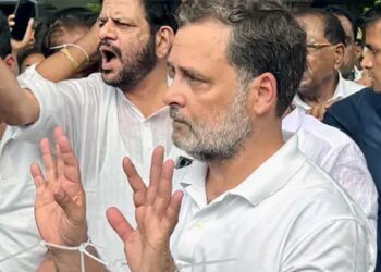 Jantar Mantar Advisory पर भड़के Rahul Gandhi, DU से पूछा- 'छात्रों को रोकने की हिम्मत कैसे हुई?'