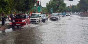 Weather Update: यूपी-बिहार से दिल्ली तक बदलेगा मौसम का मिजाज? IMD ने बताया कहां होगी मूसलाधार बारिश, कहां बढ़ेगी उमस