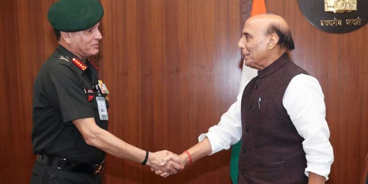 Army Chief General Dhiraj Seth की रक्षा मंत्री राजनाथ सिंह से पहली मुलाकात, 'Vijay Vision' और सेना के आधुनिकीकरण पर हुई अहम चर्चा