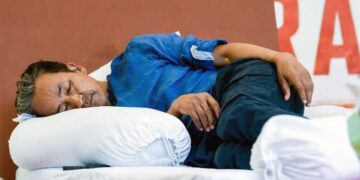 Sonam Wangchuk Hunger Strike: हाईकोर्ट ने केंद्र को दिया बड़ा निर्देश, कहा- 'हर जान की कीमत है, जरूरत पड़े तो तुरंत करें मदद'