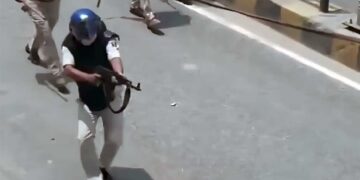 Siwan Firing Case में बड़ा खुलासा! DM बोले- गोली चलाने का कोई आदेश नहीं था, पुलिसकर्मी सस्पेंड
