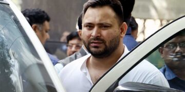 Bihar Politics: घायल छात्रों से मिले तेजस्वी यादव, CM सम्राट चौधरी पर साधा निशाना, आंदोलन की दी चेतावनी