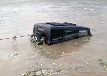 Haridwar Viral News: रील बनाने के चक्कर में गंगा में बह गई थार, उफनती नदी से ऐसे हुआ रेस्क्यू