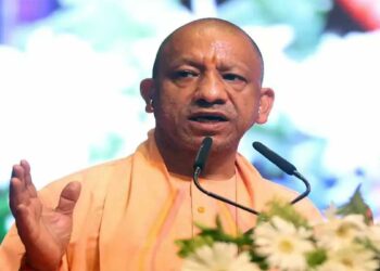 CM Yogi in Bulandshahr: 'ना कर्फ्यू, ना दंगा, माफिया का सफाया', विपक्ष पर बरसे योगी, विकास परियोजनाओं की दी सौगात