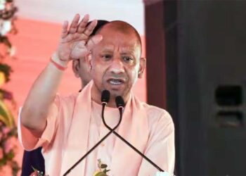 Banda News: 'सपा को कब्रिस्तान प्यारा, राम मंदिर का करते हैं विरोध', बांदा में विपक्ष पर जमकर बरसे CM योगी