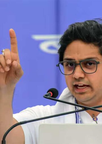 अखिलेश-राहुल को ‘अंकल’ कहकर आकाश आनंद ने चला बड़ा दांव, UP में शुरू हुई GenZ Politics की नई जंग!
