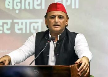 अखिलेश यादव का बड़ा ऐलान: सपा सरकार बनी तो महिलाओं को मिलेंगे ₹40 हजार, जातीय जनगणना और महाराजा खंगार की प्रतिमा पर भी बड़ा वादा