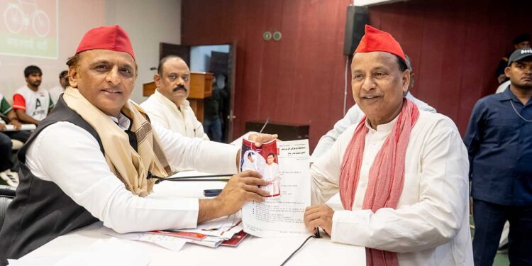 बलिया नगर में सपा की दावेदारी तेज, अखिलेश यादव से मिले अकमल नईम खां मुन्ना, अखिलेश यादव ने कहा-‘लगे रहो, तैयारी करो’