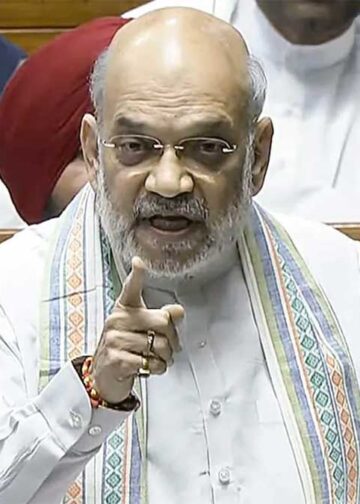 Parliament Hungama: अमित शाह के बयान पर अड़ा विपक्ष, किरेन रिजिजू बोले- 'कौन जवाब देगा, ये आप तय नहीं करेंगे'
