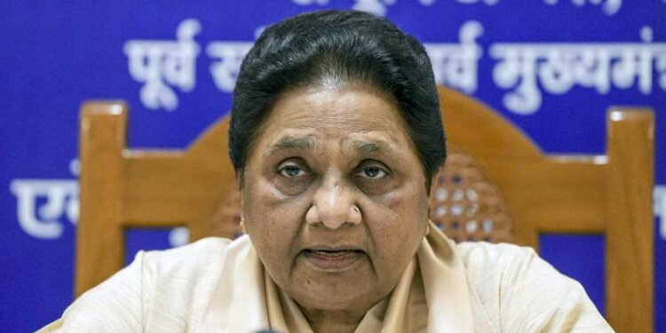 Akhilesh Yadav के ‘चवन्नी’ बयान पर मायावती का पलटवार, बोलीं- Jat समाज से तुरंत माफी मांगें सपा प्रमुख