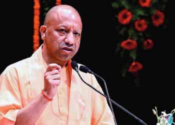 UP News: Gen Z को गो सेवा से जोड़ेगी योगी सरकार, गांव-गांव बनेंगे 10 हजार ‘गो मित्र’; जानें पूरा प्लान