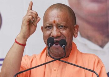 UP Jobs: युवाओं के लिए CM योगी का बड़ा ऐलान, 6 महीने में 1 लाख सरकारी नौकरियां देने का दावा