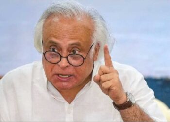 E20 Petrol पर बढ़ा सियासी घमासान! गडकरी के दावे पर कांग्रेस का हमला, जयराम रमेश बोले- 'लोग जवाब मांग रहे हैं'