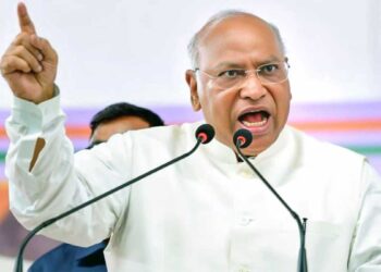 FCRA Bill पर संसद में घमासान! खरगे ने साफ किया- कांग्रेस करेगी विरोध, विपक्षी दलों के साथ बनेगी रणनीति