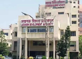 Lucknow में 101 अवैध इमारतों पर चलेगा Bulldozer, 17 अगस्त से LDA का बड़ा Demolition अभियान