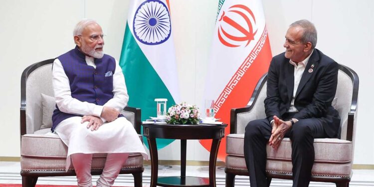 PM Modi-Pezeshkian Meet: ईरान वॉर के बाद पहली Face-to-Face मुलाकात, Hormuz से Energy और Indian Sailors तक कई मुद्दों पर नजर