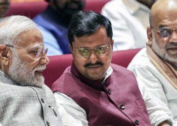 BJP New Team Meeting: 2027 के चुनावी रण से पहले BJP का बड़ा मंथन, Gen Z से लेकर Modi@25 तक पर बनेगी Strategy!