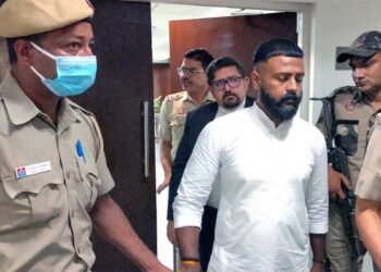 Sukesh Chandrasekhar ने Trial Court के फैसले को High Court में दी चुनौती, जज बनकर कॉल करने के मामले में मांगी राहत