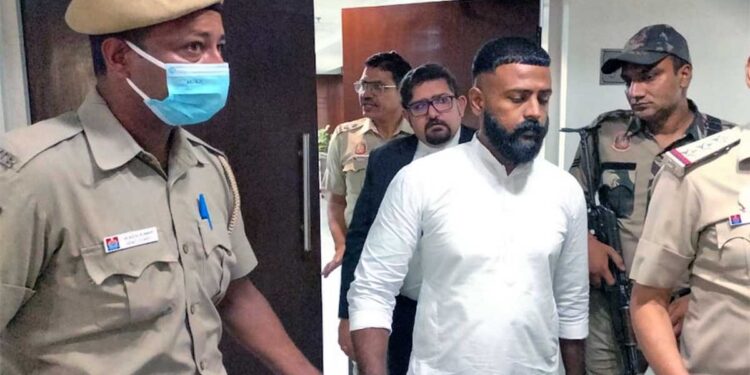 Sukesh Chandrasekhar ने Trial Court के फैसले को High Court में दी चुनौती, जज बनकर कॉल करने के मामले में मांगी राहत