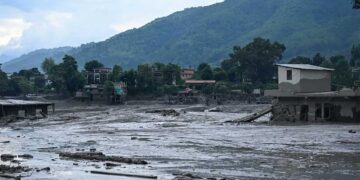 Nepal Flood: 30 से ज्यादा देशों के सैकड़ों लोग लापता, 36 घंटे बाद भी जारी Rescue Operation; हालात बेहद गंभीर