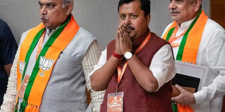 Vande Mataram Row: कांग्रेस के फैसले पर BJP का बड़ा पलटवार, नितिन नवीन बोले- सम्मान से कोई समझौता नहीं