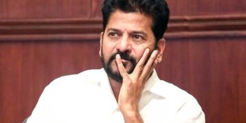 Telangana Politics: CM रेवंत रेड्डी पर 200 करोड़ की जमीन सिर्फ 7 करोड़ में देने का आरोप, Lokayukta पहुंचा मामला