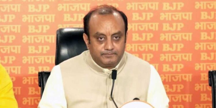 Vande Mataram पर Congress-BJP आमने-सामने! सुधांशु त्रिवेदी ने बोले काँग्रेस माफी मांगे, कांग्रेस ने आरोपों को नकारा