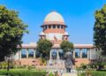 SC का बड़ा फैसला: सरकारी कर्मचारी, स्कूल और हॉस्पिटल स्टाफ रहेंगे Labour Act के दायरे में