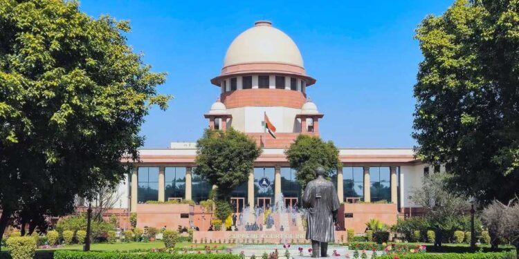 IPS vs CAPF: Supreme Court पहुंचा बड़ा विवाद, शीर्ष पदों पर IPS नियुक्ति को चुनौती, केंद्र से मांगा जवाब