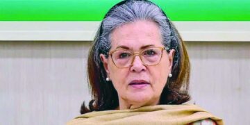 Sonia Gandhi की किताब पर बवाल! PRHI के फैसले पर Congress का पलटवार, बोली…