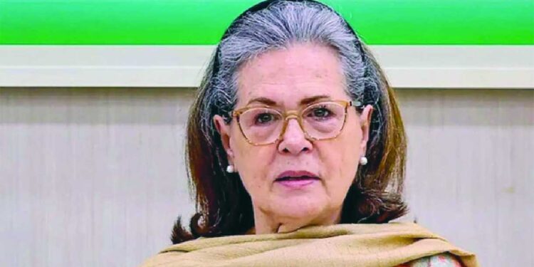 Sonia Gandhi की किताब पर बवाल! PRHI के फैसले पर Congress का पलटवार, बोली…