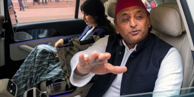 UP Election 2027: अखिलेश यादव का बड़ा ऐलान, बोले- सपा सरकार बनी तो महिलाओं को मिलेंगे 40 हजार रुपये!