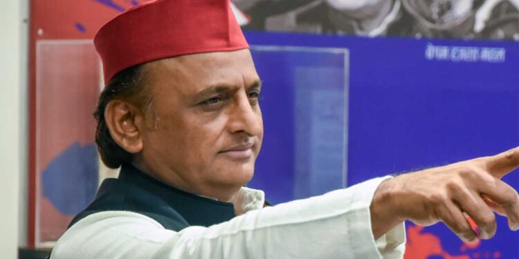 Akhilesh Yadav का बड़ा ऐलान: सरकार बनी तो लागू होगी Old Pension Scheme, डिग्री कॉलेजों से खत्म होगा Semester System