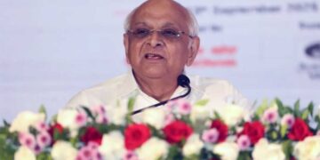 Gujarat Semiconductor Hub की बड़ी छलांग! 13.66 बिलियन डॉलर का निवेश, 12 में से 6 प्रोजेक्ट राज्य में
