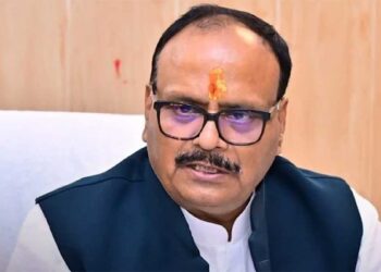 डॉक्टरों के लिए ब्रजेश पाठक का बड़ा निर्देश, मरीजों से उनकी भाषा में करें बात; पर्चे पर हिंदी में लिखें दवाओं के नाम
