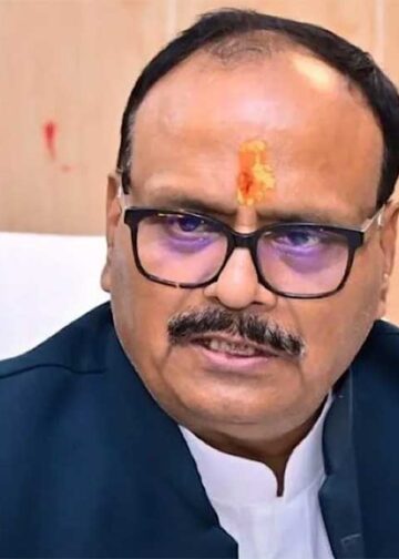 डॉक्टरों के लिए ब्रजेश पाठक का बड़ा निर्देश, मरीजों से उनकी भाषा में करें बात; पर्चे पर हिंदी में लिखें दवाओं के नाम
