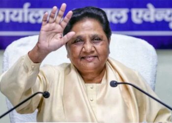 मायावती का बड़ा खुलासा: अशोक सिद्धार्थ ने क्यों नहीं लिया तुरंत संन्यास? बोलीं- ‘किस्म-किस्म के हथकंडे’ अपनाते रहे