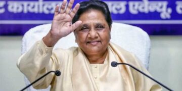 मायावती का बड़ा खुलासा: अशोक सिद्धार्थ ने क्यों नहीं लिया तुरंत संन्यास? बोलीं- ‘किस्म-किस्म के हथकंडे’ अपनाते रहे