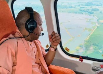 चित्रकूट में बाढ़ का कहर, CM योगी ने किया Aerial Survey; रामघाट पहुंचकर पीड़ितों से जाना हाल